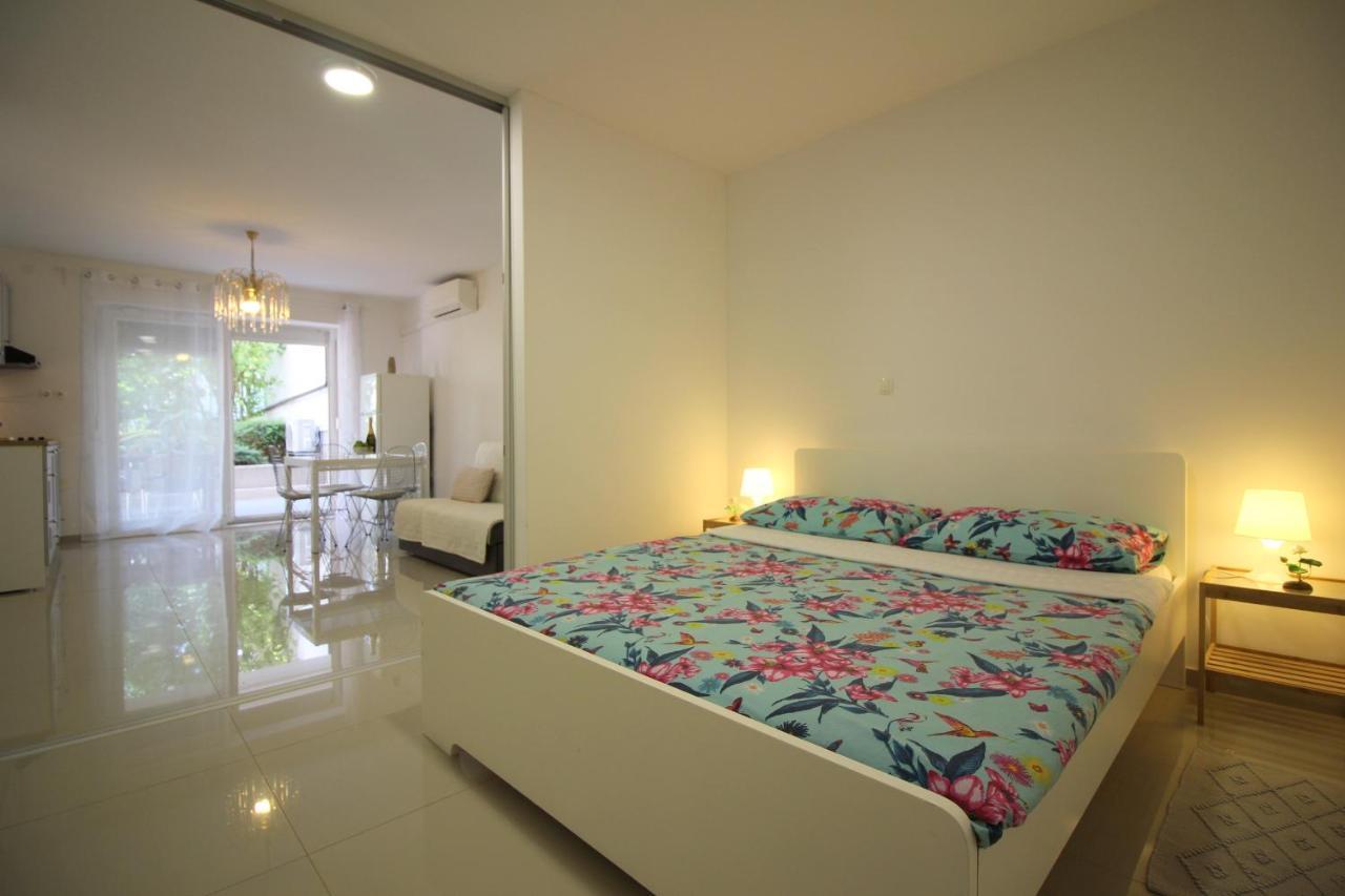 Modern Zen With Private Garden Apartman *