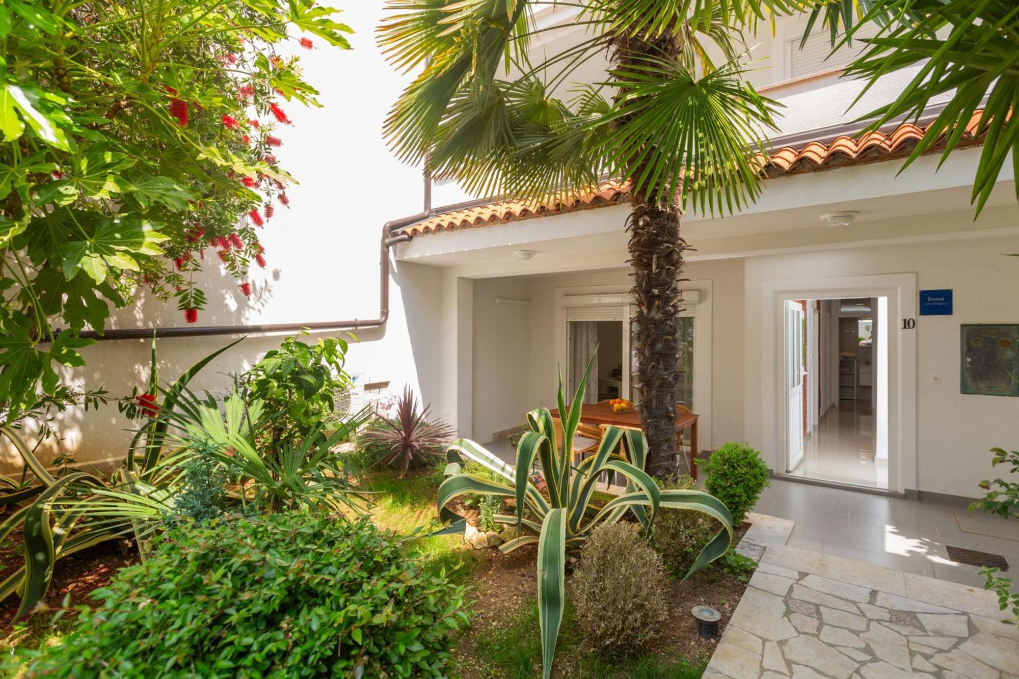 Apartman Modern Zen With Private Garden